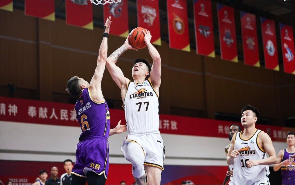 本赛季截至目前，拉克鲁瓦共代表狼堡出战了16场比赛，打进1球，贡献24次抢断。